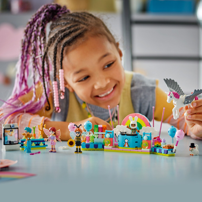 LEGO Friends Kostümparty mit Einhorn und Fee 42661 produkt in gebrauch