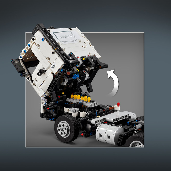 LEGO Technic Volvo FMX LKW mit EC230 Electric Raupenbagger 42175 produkt in gebrauch