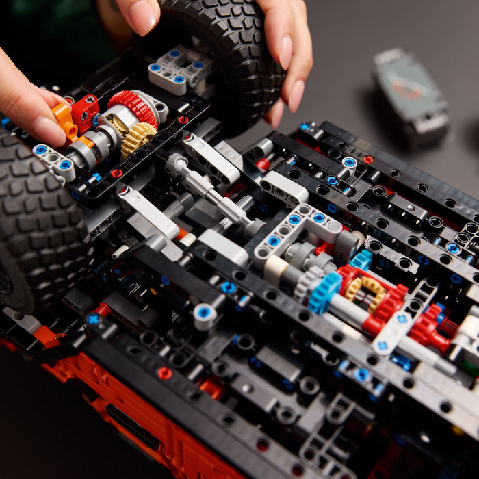 LEGO Technic Mercedes-Benz G 500 PROFESSIONAL Line 42177 product in use