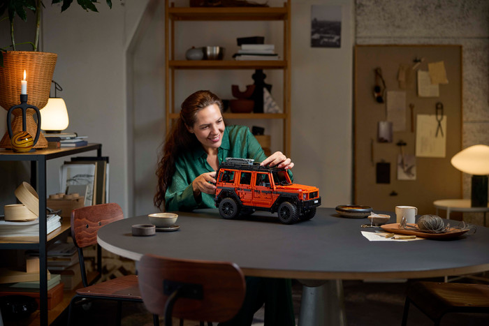 LEGO Technic Mercedes-Benz G 500 PROFESSIONAL Line 42177 product in use