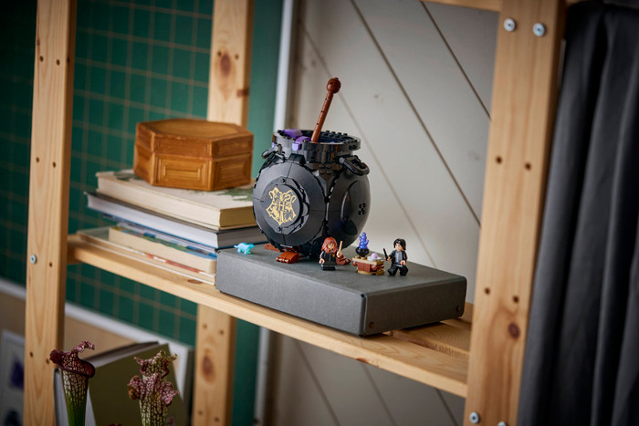 LEGO Harry Potter Cauldron: Secret Potions Classroom 76464 product in use