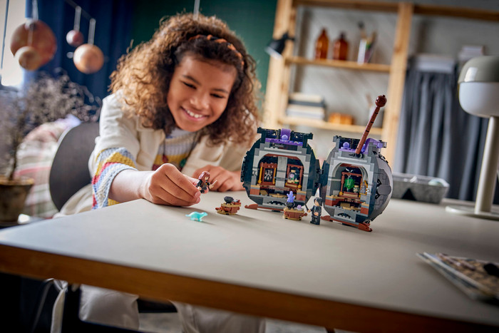 LEGO Harry Potter Cauldron: Secret Potions Classroom 76464 product in use