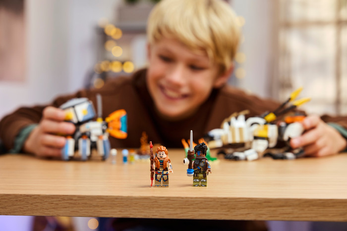 LEGO Horizon Adventures Aloy and Varl vs. Shell-Walker and Sawtooth 77037 product in use