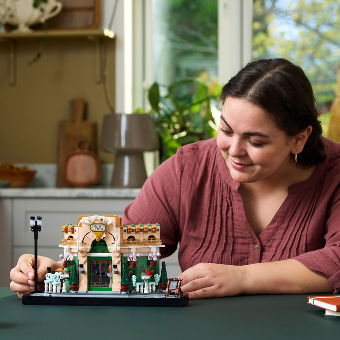 LEGO Icons French Café 10362 product in use