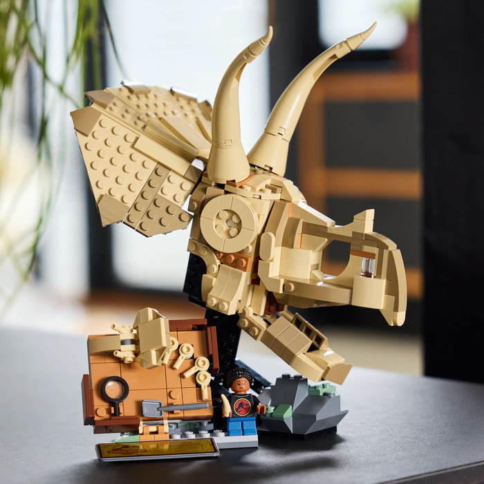 LEGO Jurassic World Dinosaurier-Fossilien: Triceratops-Schädel 76969 produkt in gebrauch