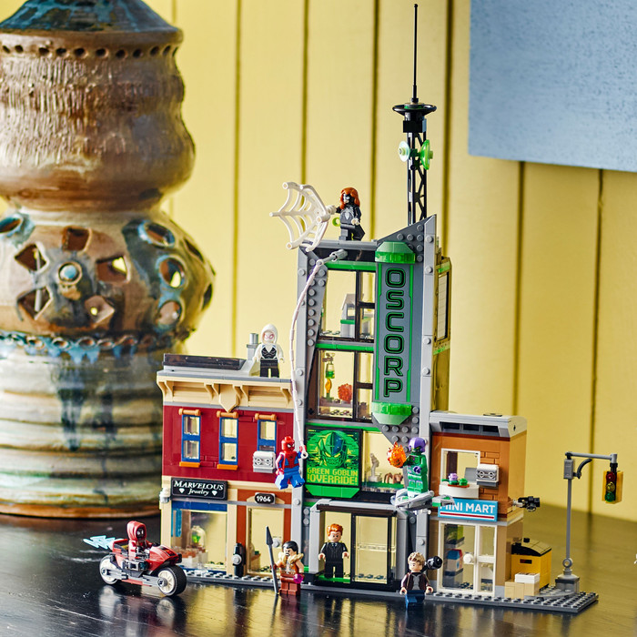 LEGO Marvel Spider-Man vs. Oscorp 76324 produkt in gebrauch