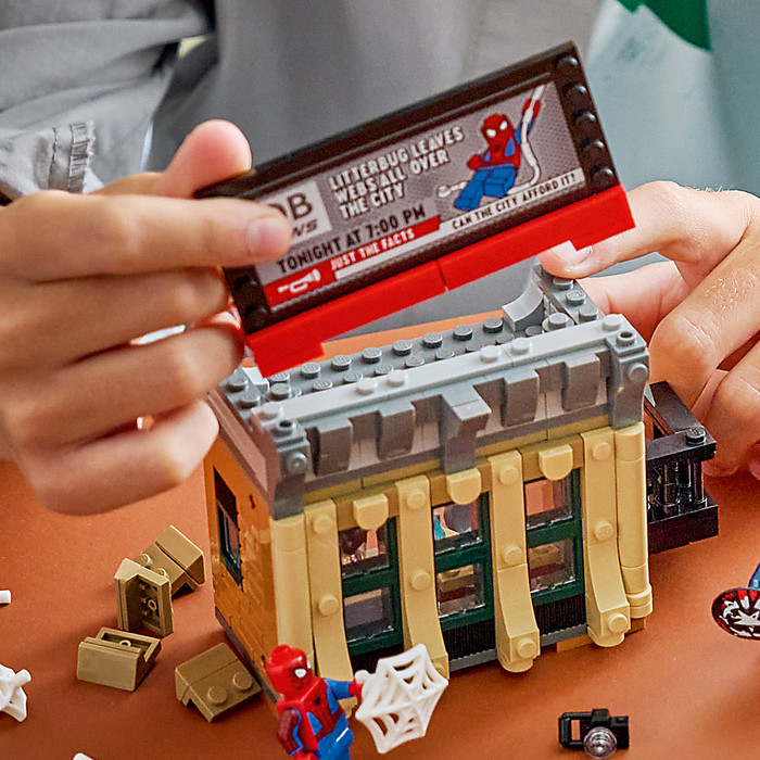 LEGO Marvel Spider-Man vs. Mysterio: Daily Bugle 76342 produkt in gebrauch
