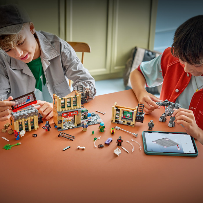 LEGO Marvel Spider-Man vs. Mysterio: Daily Bugle 76342 produkt in gebrauch