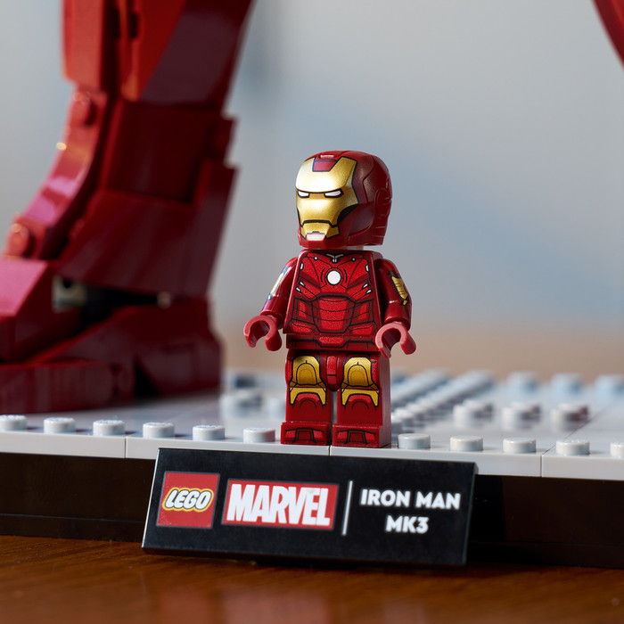 LEGO Marvel Iron Man Mark 3 Sammleredition 76344 produkt in gebrauch