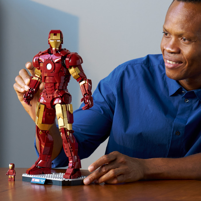 LEGO Marvel Iron Man Mark 3 Sammleredition 76344 produkt in gebrauch