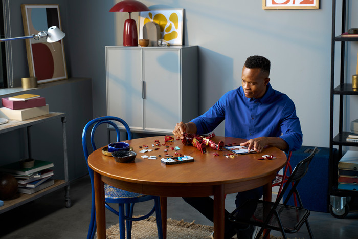 LEGO Marvel Iron Man Mark 3 Sammleredition 76344 produkt in gebrauch