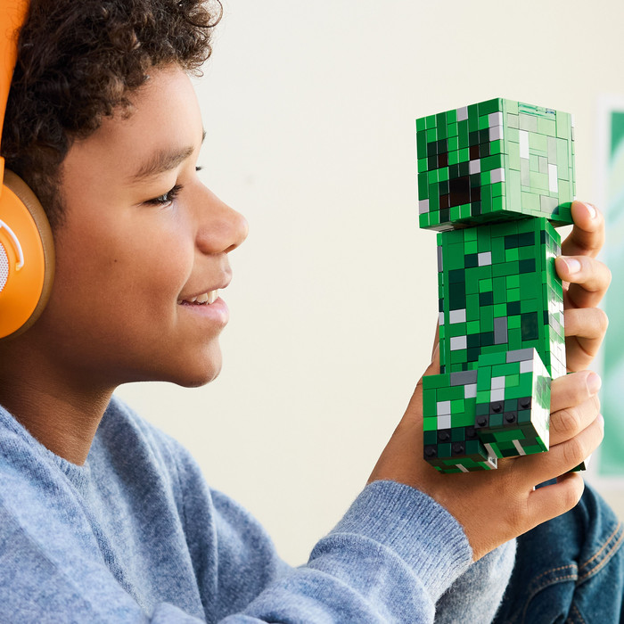 LEGO Minecraft The Creeper 21276 product in use