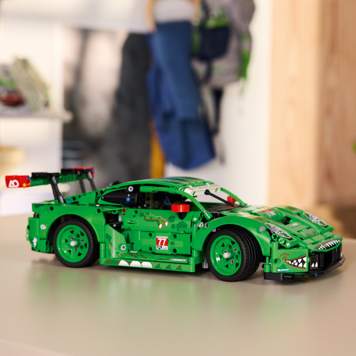 LEGO Technic Porsche 911 GT3 R REXY AO Racing Rennwagen 42224 produkt in gebrauch