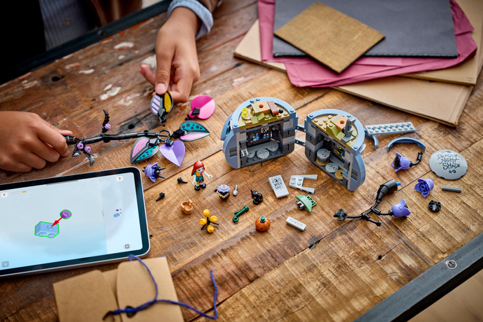 LEGO Disney Sallys Blumentopf 43288 produkt in gebrauch