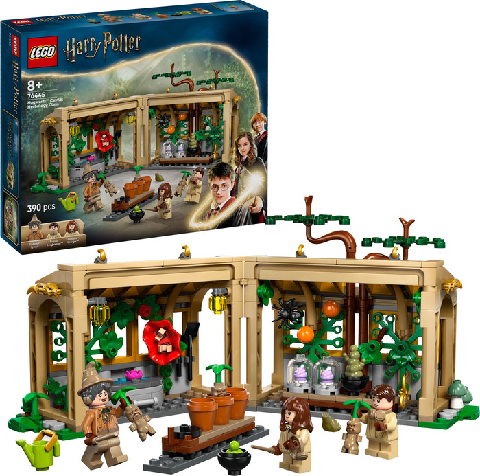 LEGO Harry Potter Hogwarts Castle: Herbology Class 76445 right side