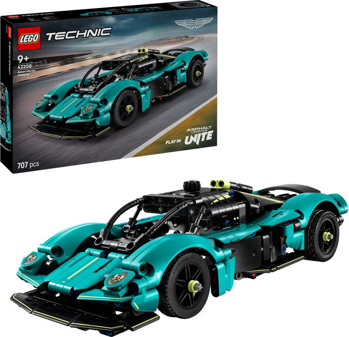 LEGO Technic Aston Martin Valkyrie 42208 right side