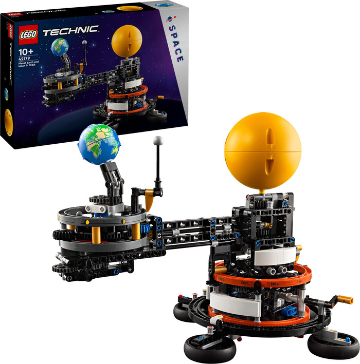 LEGO Technic Planet Earth and Moon in Orbit 42179 right side