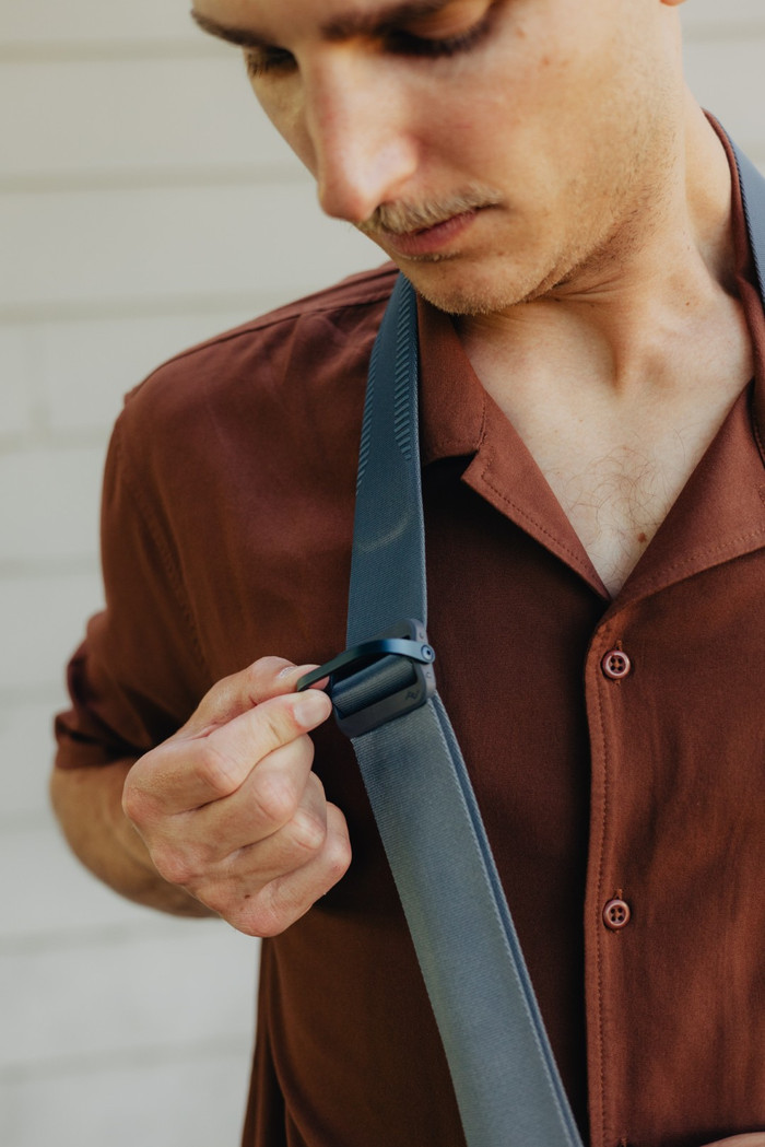 Peak Design Slide Ocean (Blue) detail