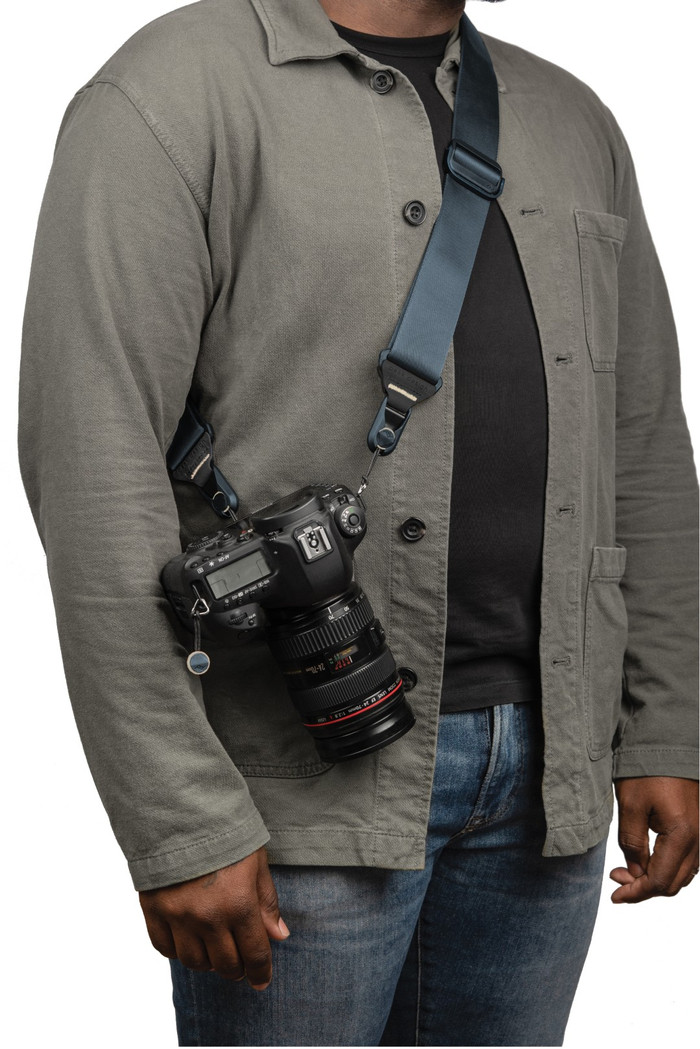 Peak Design Slide Ocean (Blue) product in use