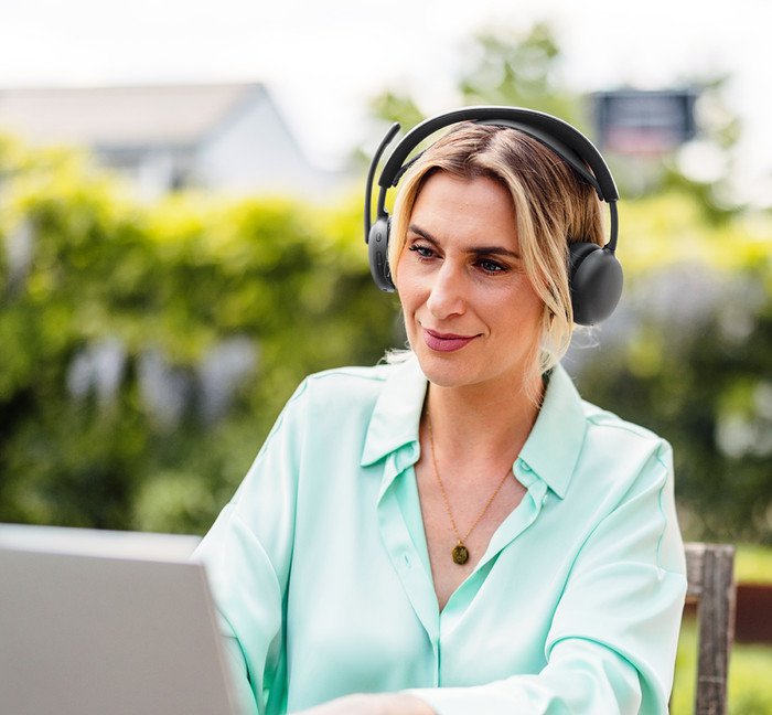 Logitech Zone Wireless 2 ES Schwarz produkt in gebrauch