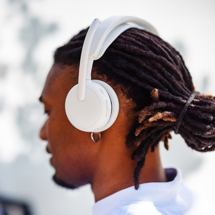 Logitech Zone Wireless 2 ES Weiß produkt in gebrauch