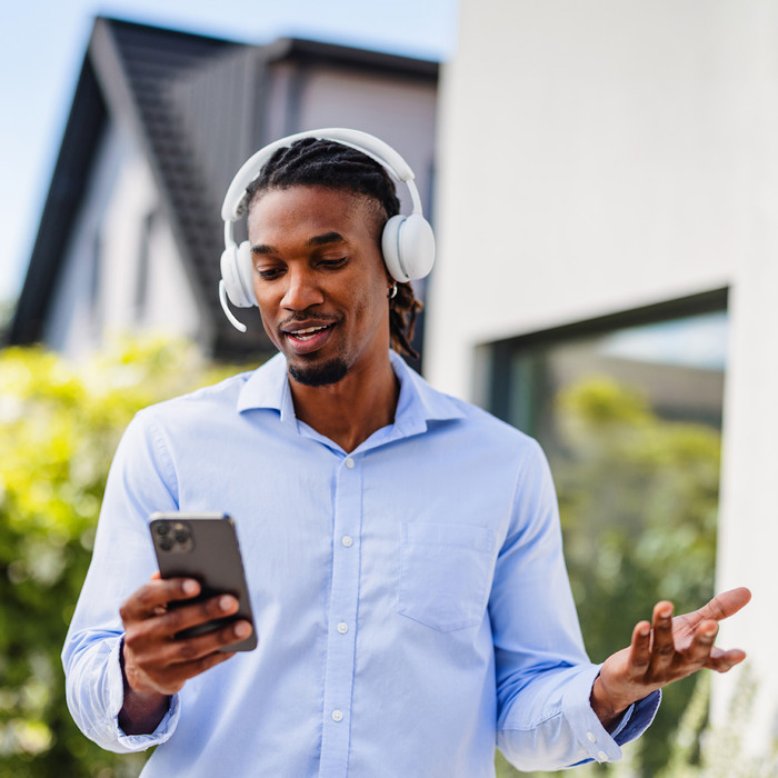 Logitech Zone Wireless 2 ES Weiß produkt in gebrauch