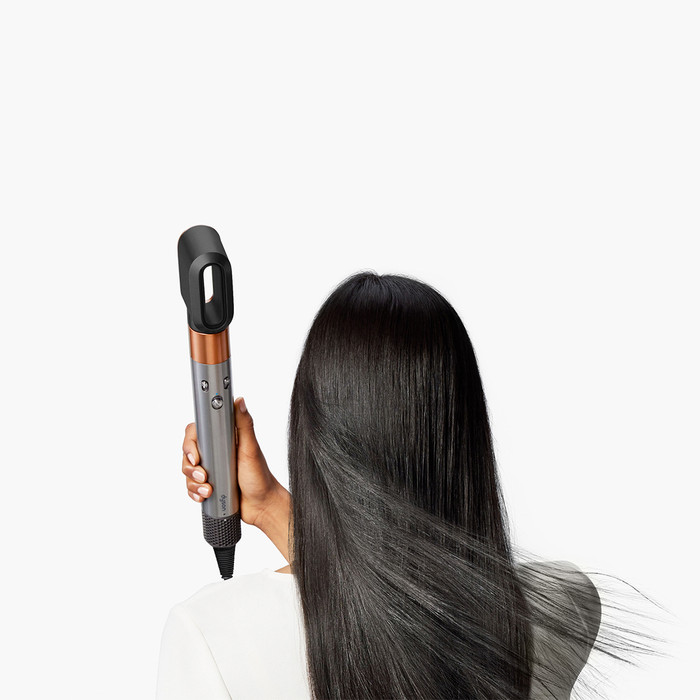 Dyson Airwrap Origin Nickel/Kupfer produkt in gebrauch