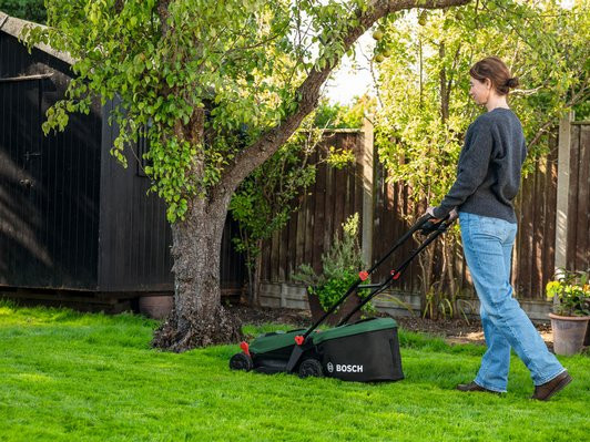 Bosch Rotak 18V-32 (ohne Akku) produkt in gebrauch