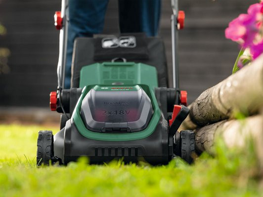 Bosch Rotak 18V2-38 (ohne Akku) vorne