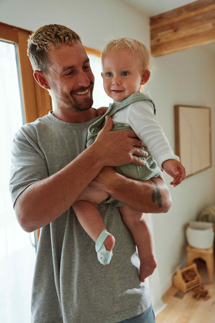 Owlet Dream Sock Dusty Rose OW-DS-RO product in use