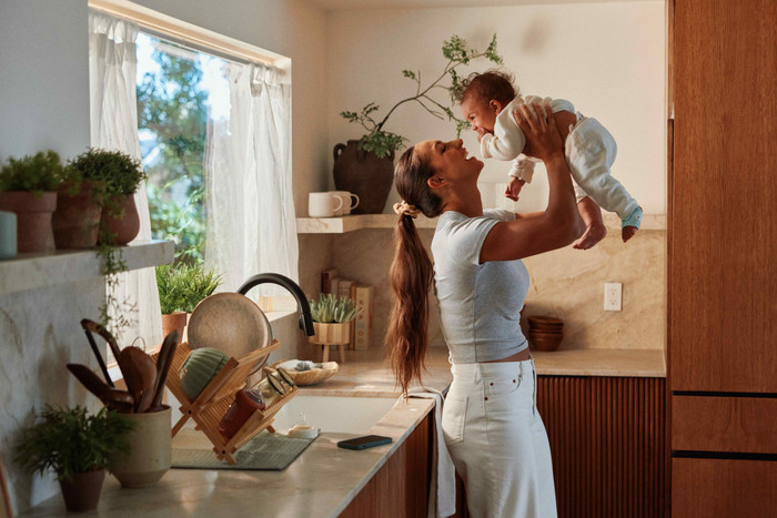 Owlet Dream Sock Bedtime Blue OW-DS-BL product in use