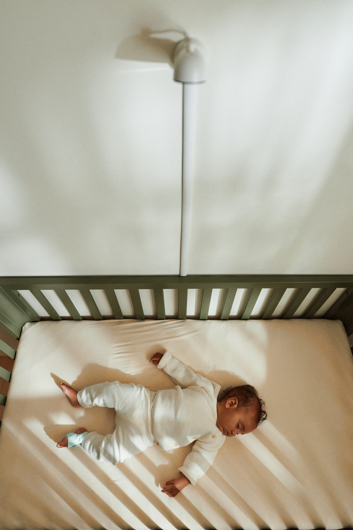 Owlet Dream Duo Mint OW-DSDUO-MI product in use