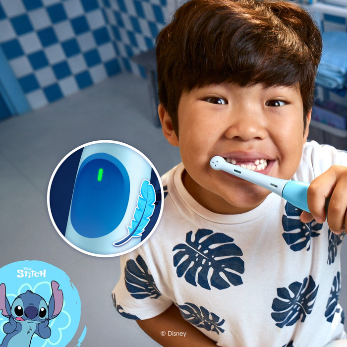 Oral-B iO Kids 6+ Stitch produkt in gebrauch