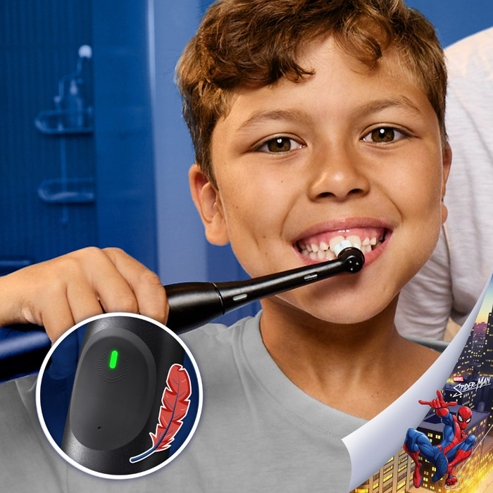 Oral-B iO Kids 6+ Spiderman produkt in gebrauch