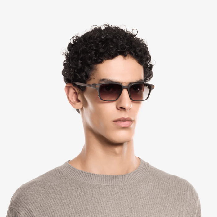 EvenRealities Even G2B Clip Brown product in use