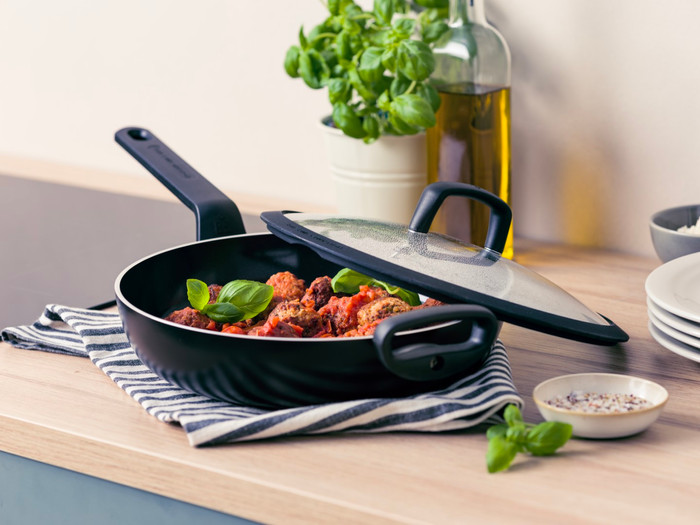 BK Infinity Schmorpfanne 28 cm + Deckel produkt in gebrauch