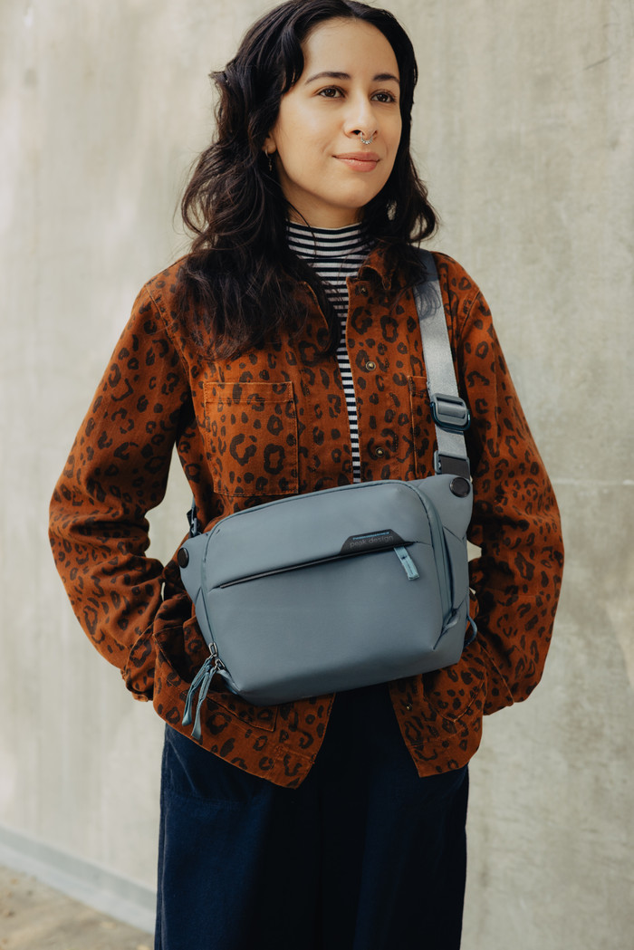 Peak Design Everyday Sling 3 l Ocean produkt in gebrauch