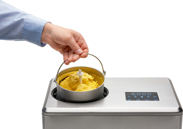 SOLIS Gelateria Pro Touch 3-in-1 8506 product in use