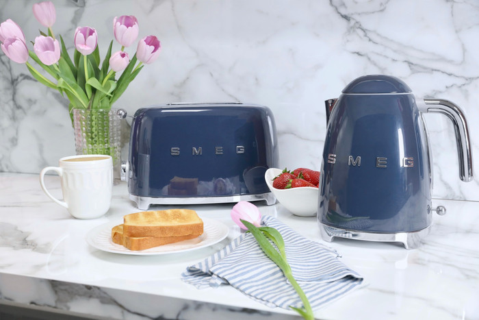 SMEG KLF03NBEU Navy Blue produkt in gebrauch