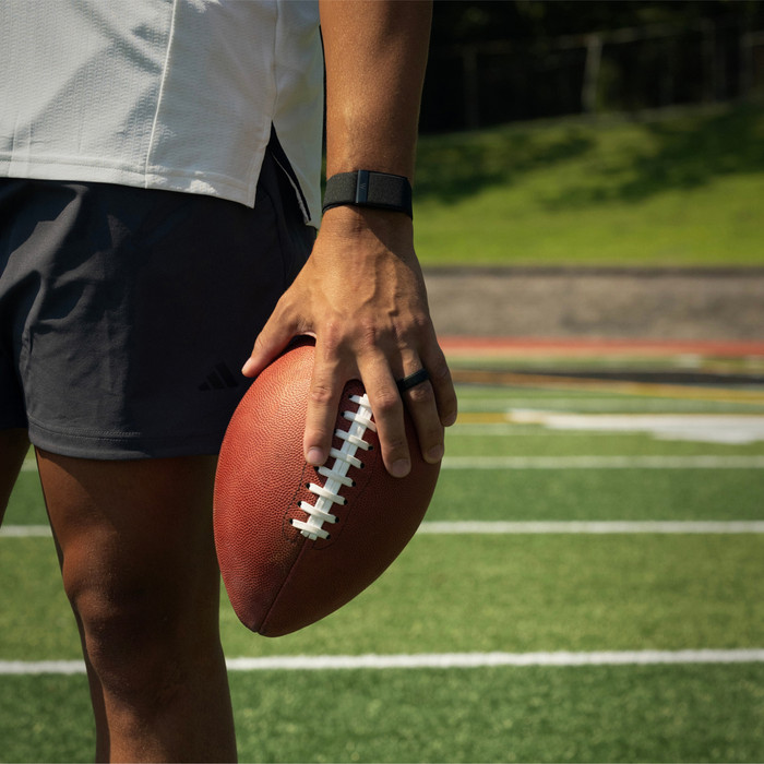 WHOOP 5.0 One Schwarz produkt in gebrauch