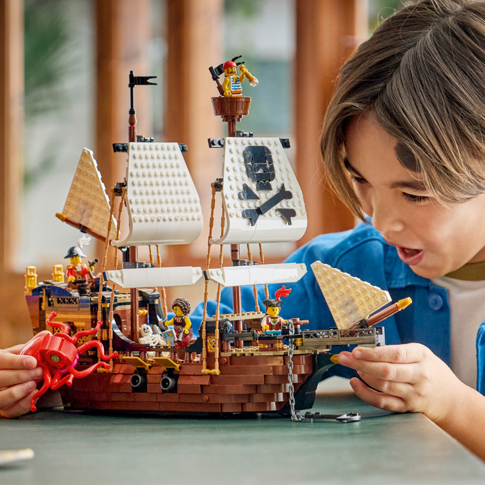 LEGO Creator 3-in-1-Sets Legendäres Piratenschiff 31387 produkt in gebrauch