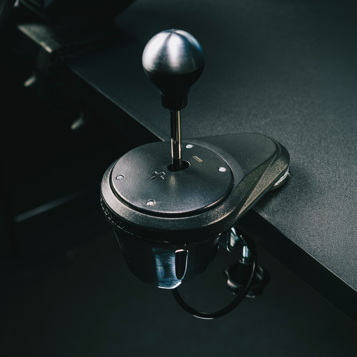 Thrustmaster TH8A Shifter produkt in gebrauch