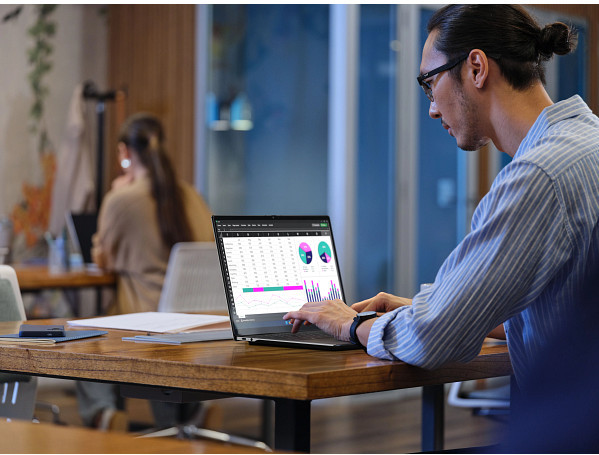 HP OmniBook Ultra Next Gen AI OLED 14-kd0071ng - 14" - Intel Core Ultra 7 - 32GB RAM/1TB SSD rückseite