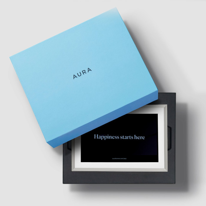Aura Frames Carver Mattweiß produkt in gebrauch