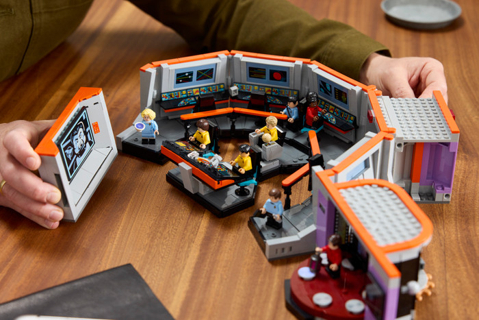 LEGO Icons Star Trek: U.S.S. Enterprise NCC-1701 Bridge 11385 product in use