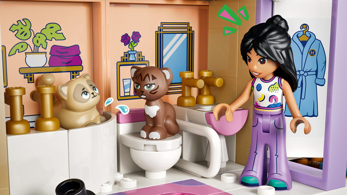 LEGO Friends Das Grandhotel von Heartlake City 42704 produkt in gebrauch