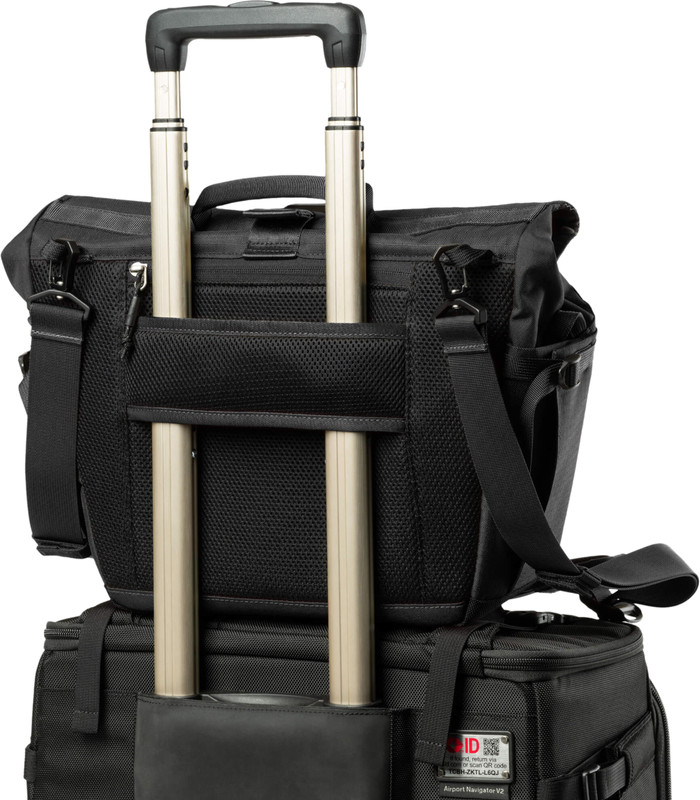 Think Tank FocusPoint Crossbody 8L Schwarz detail
