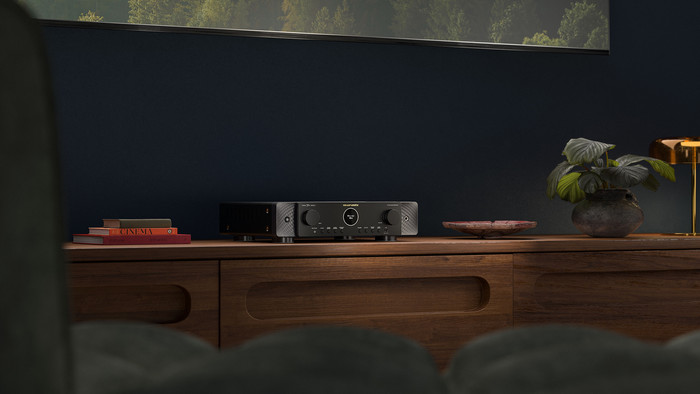 Marantz CINEMA 70s SERIES 2 Black product in use