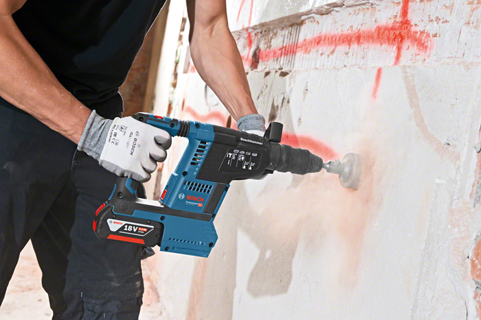 Bosch Professional 5-piece Combi Set product in use