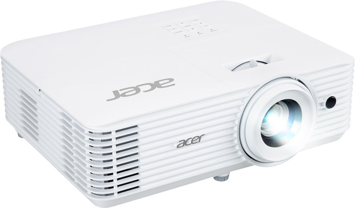 Acer H6815P vorne